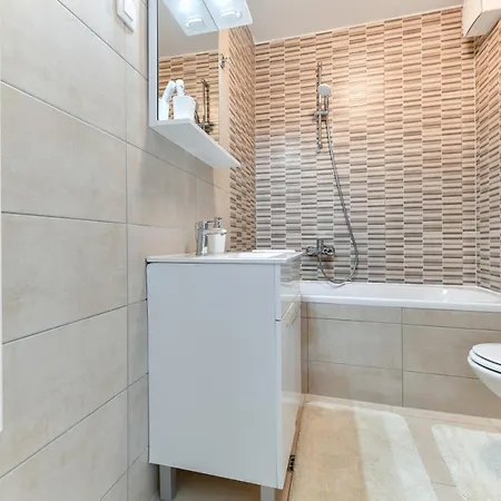 Modern For 2025' Vacation In 扎达尔