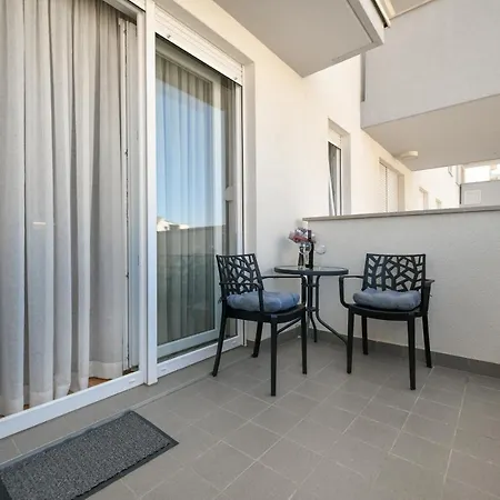 Modern For 2025' Vacation In Apartamento Zadar